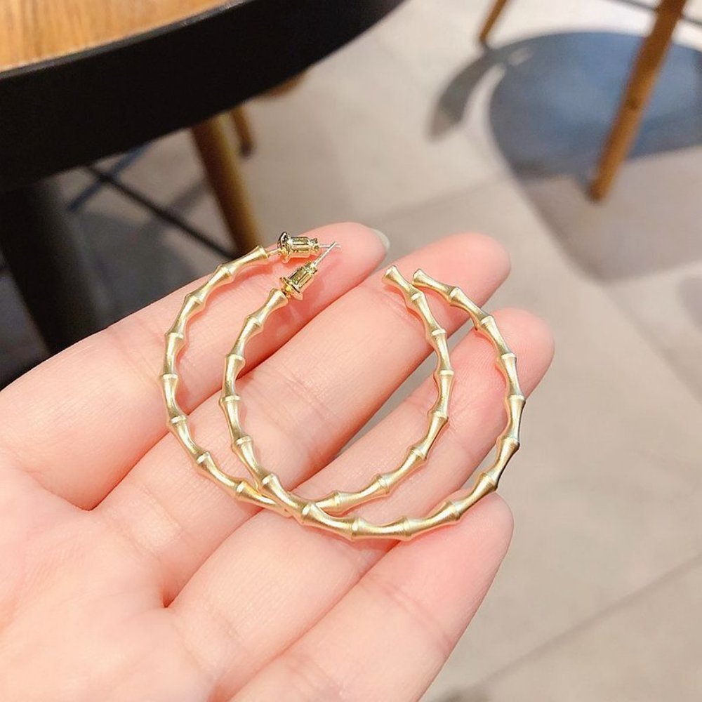 Yellow Gold 1.5'' Bamboo Textured Hoop Earrings - Picture 2 of 7